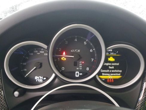 Used 2025 Porsche Macan GTS image 8