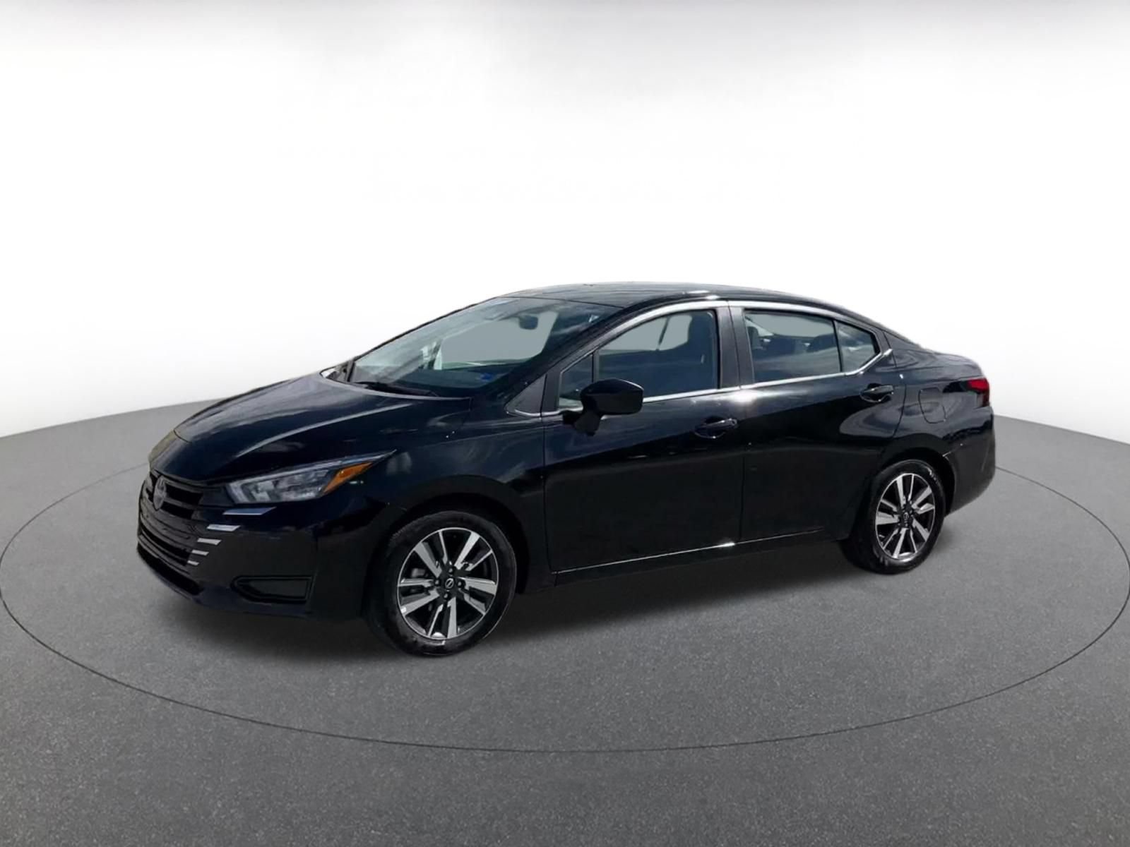 Used 2025 Nissan Versa SV FWD image 7
