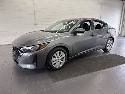 Used 2024 Nissan Sentra S image 4