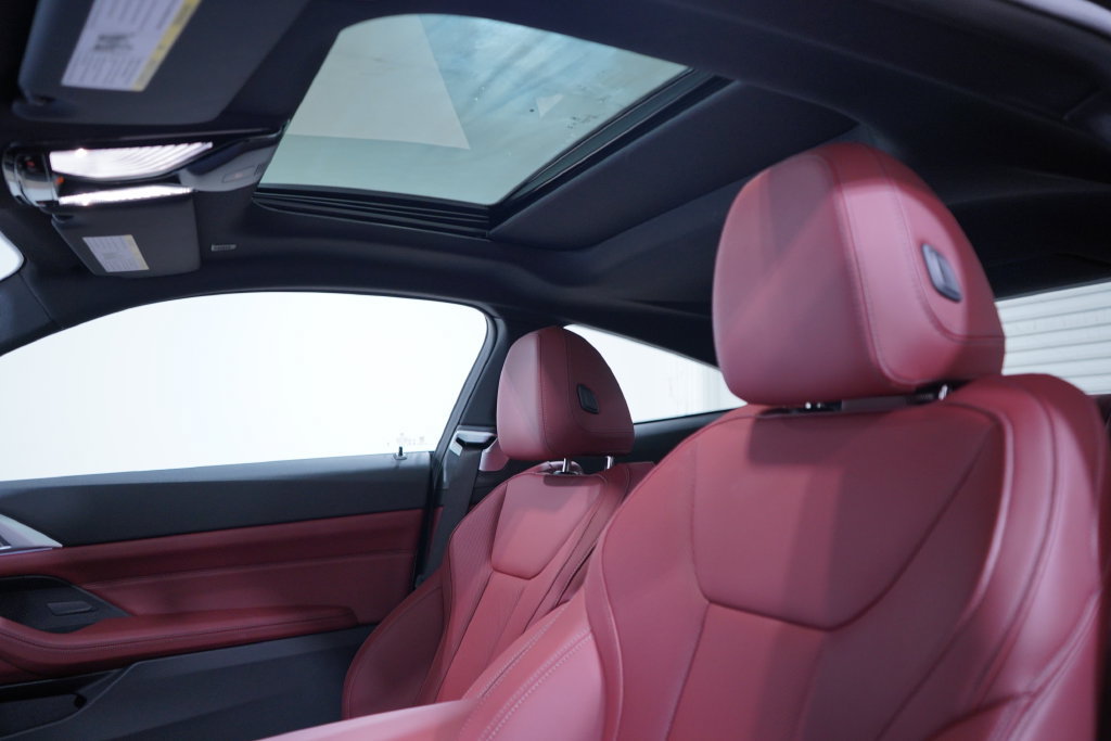 Used 2026 BMW M440i Coupe w/ Shadowloine Package RWD image 9
