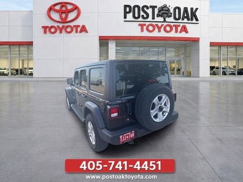 Used 2019 Jeep Wrangler Unlimited Sport S AWD/4WD image 3