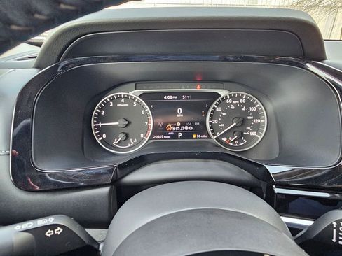 Used 2022 Nissan Pathfinder SV image 17