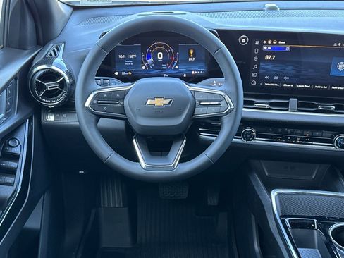New 2025 Chevrolet Equinox LT FWD image 14