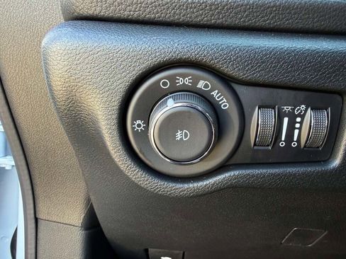 New 2026 Chrysler Pacifica Limited image 30