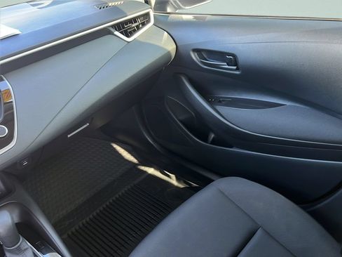 Used 2025 Toyota Corolla LE FWD image 15