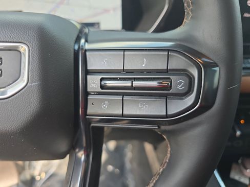 Used 2025 GMC Canyon AT4 w/ Nightfall Edition image 20