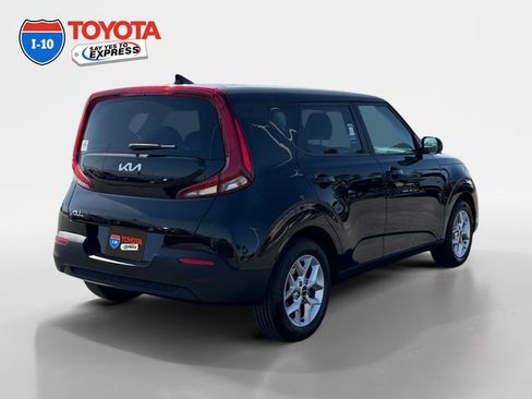 Used 2022 Kia Soul LX w/ Technology Package FWD image 5