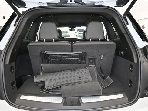 Used 2024 Cadillac XT6 Luxury image 43