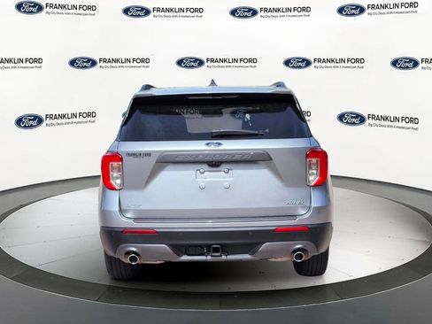 Certified 2023 Ford Explorer XLT w/ Equipment Group 202A AWD/4WD image 4