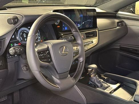 Certified 2025 Lexus ES 300h w/ Luxury Package FWD image 20