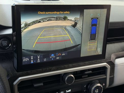 Used 2025 Toyota Tacoma Limited AWD/4WD image 18