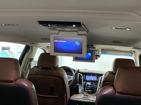 Used 2015 Cadillac Escalade ESV Premium AWD/4WD image 42