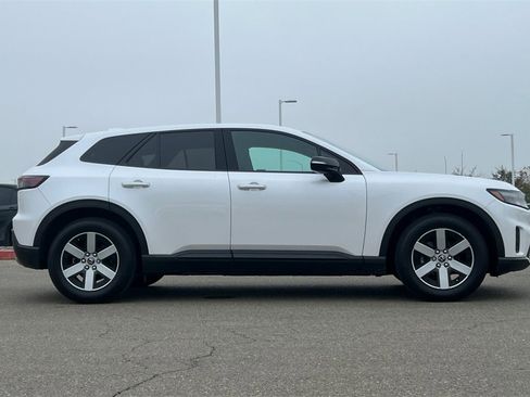 Used 2024 Honda Prologue EX image 3