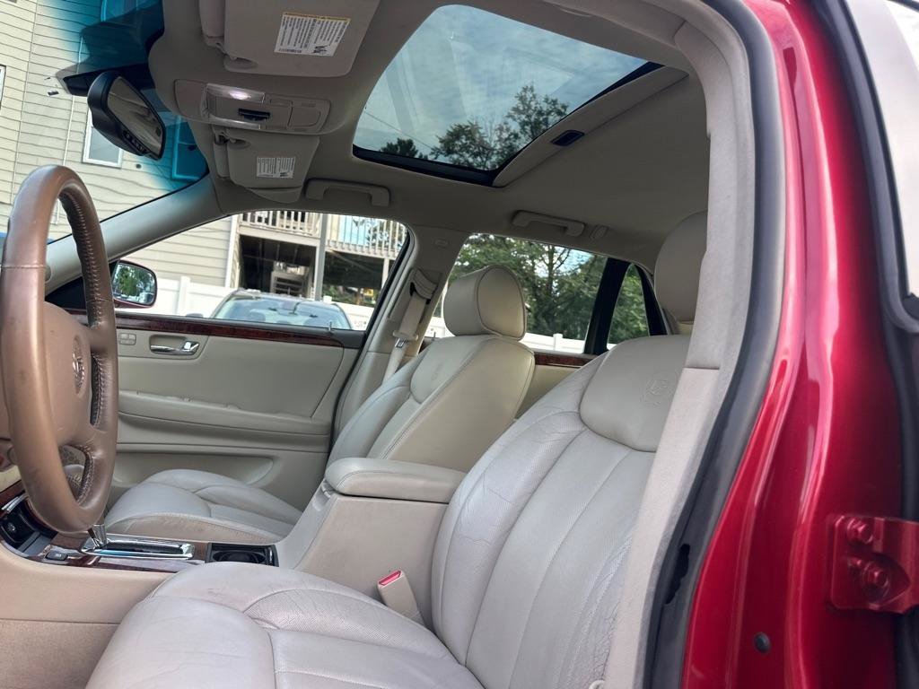 Used 2006 Cadillac DTS w/ Trunk Convenience Package FWD image 16