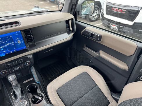 Used 2021 Ford Bronco Wildtrak AWD/4WD image 16