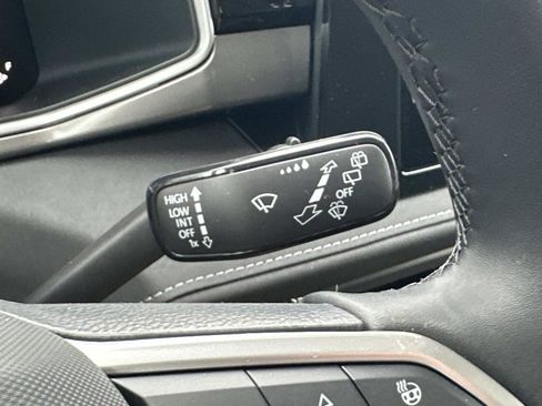 New 2026 Volkswagen Taos SE image 23