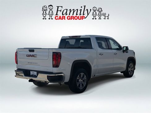 Used 2025 GMC Sierra 1500 SLT image 3