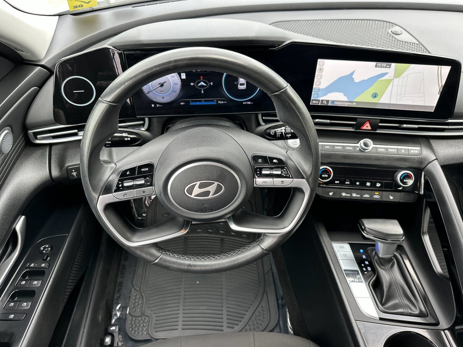 Used 2025 Hyundai Elantra SEL FWD image 13