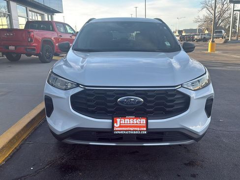 Used 2025 Ford Escape ST-Line AWD/4WD image 11