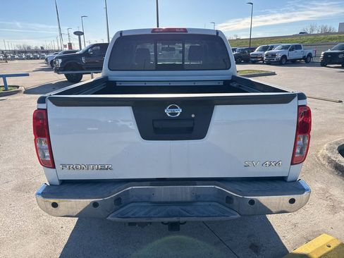 Used 2016 Nissan Frontier SV w/ SV Value Truck Package image 9