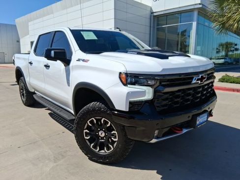 Used 2025 Chevrolet Silverado 1500 ZR2 w/ Technology Package image 1