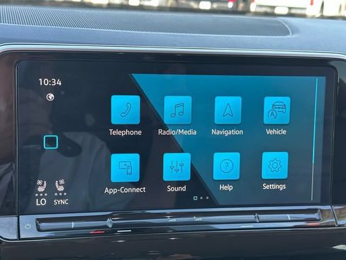 Used 2025 Volkswagen Atlas SE AWD/4WD image 15