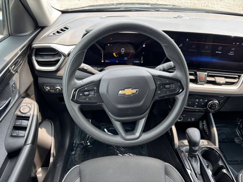 Used 2025 Chevrolet TrailBlazer LT FWD image 29