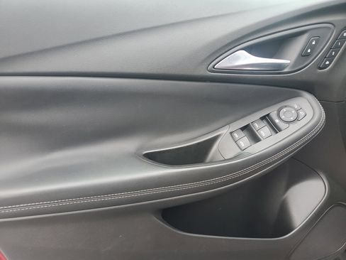 Used 2021 Buick Encore GX Essence w/ Experience Buick Package image 16