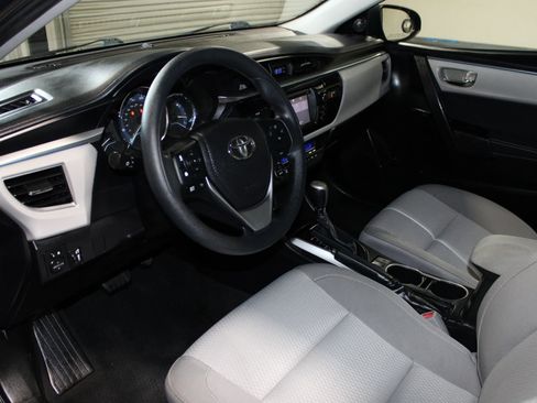Used 2015 Toyota Corolla LE FWD image 21
