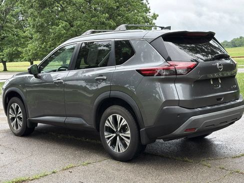 Used 2022 Nissan Rogue SV w/ SV Premium Package FWD image 6