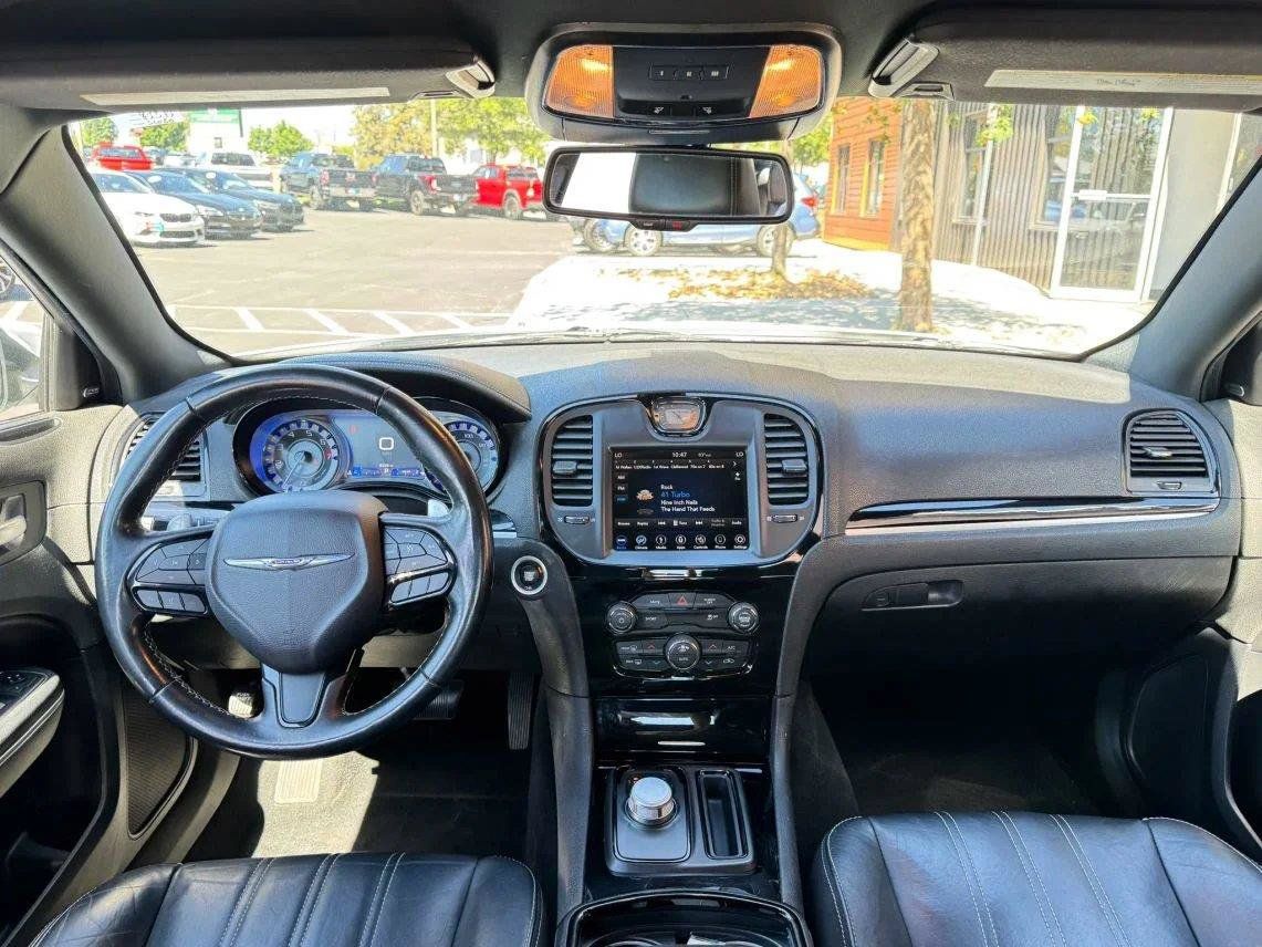 Used 2019 Chrysler 300 S AWD/4WD image 13