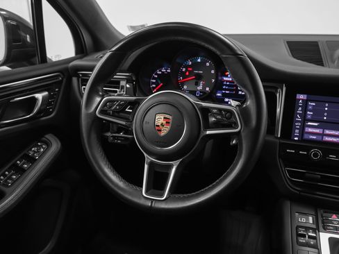 Certified 2020 Porsche Macan S AWD/4WD image 28