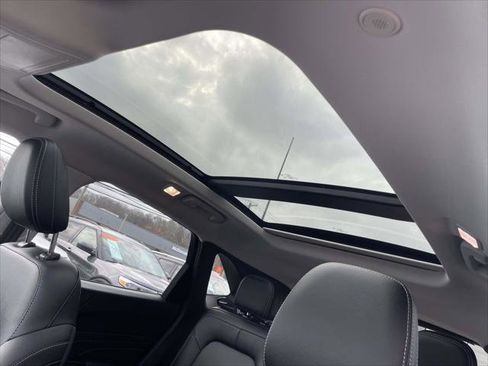 Used 2022 Ford Escape SEL w/ Technology Package image 19