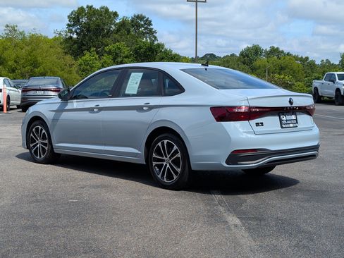Used 2025 Volkswagen Jetta Sport FWD image 8