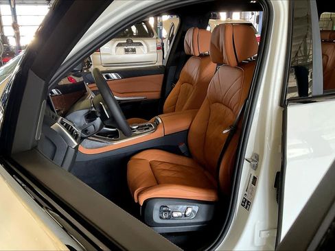 New 2026 BMW X7 xDrive40i w/ M Sport Package image 9