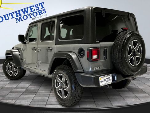 Used 2022 Jeep Wrangler Unlimited Sport image 4