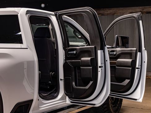 Used 2022 Chevrolet Silverado 2500 LT w/ Convenience Package image 28