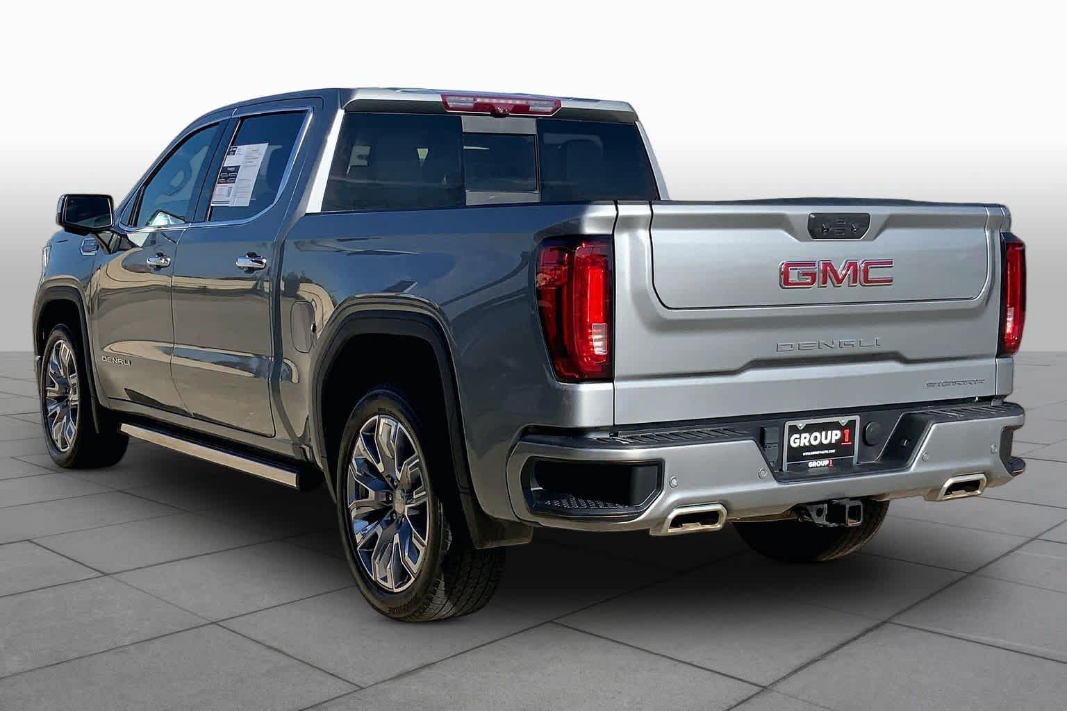 Used 2024 GMC Sierra 1500 Denali w/ Denali Reserve Package AWD/4WD image 11