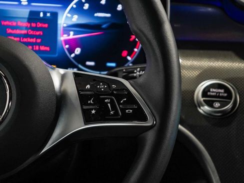 Used 2025 Mercedes-Benz GLC 300 image 17