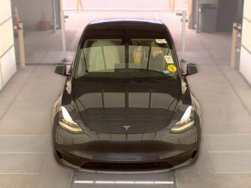 Used 2020 Tesla Model Y Long Range AWD/4WD image 2