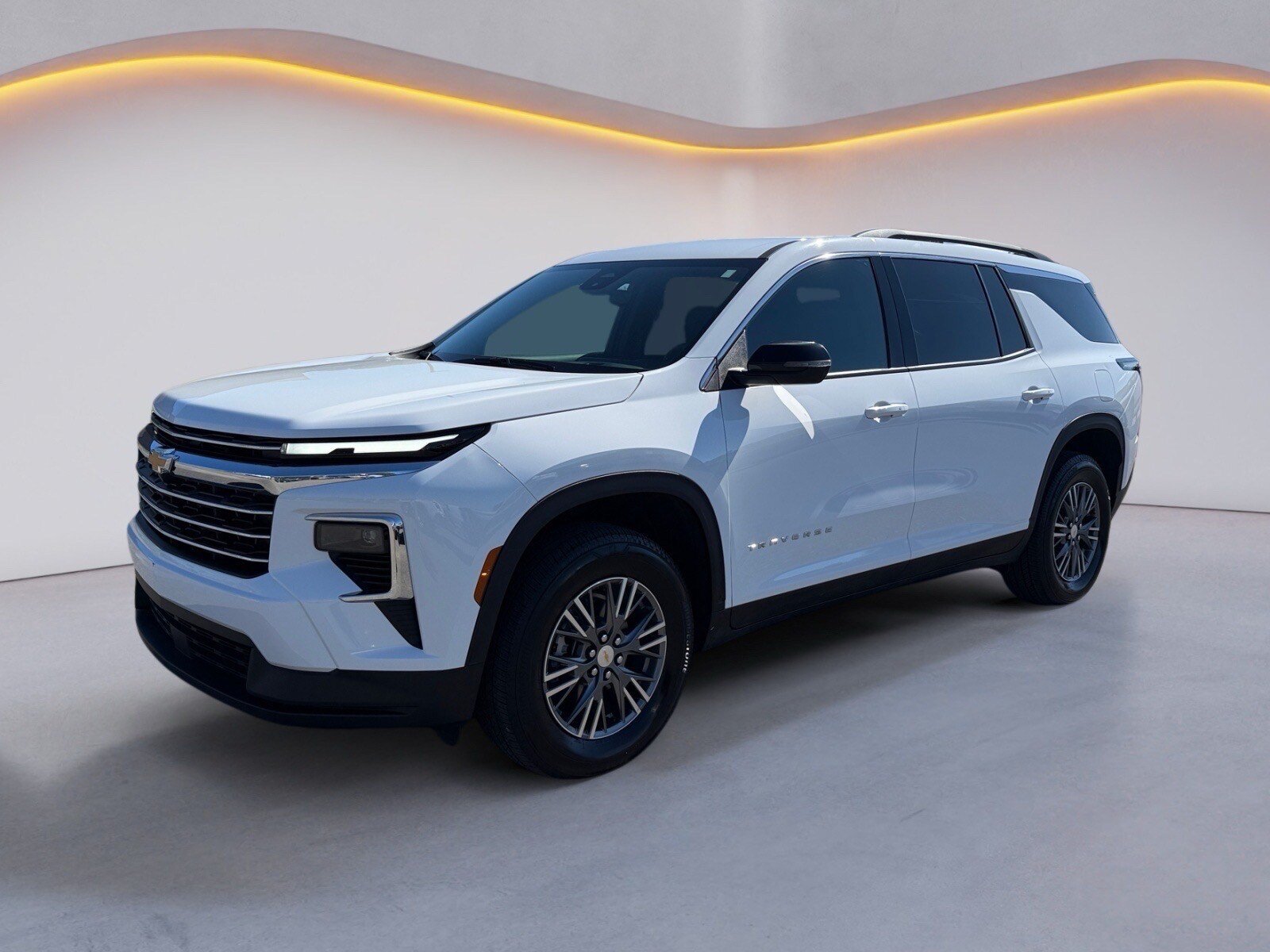 Used 2026 Chevrolet Traverse LT FWD image 7