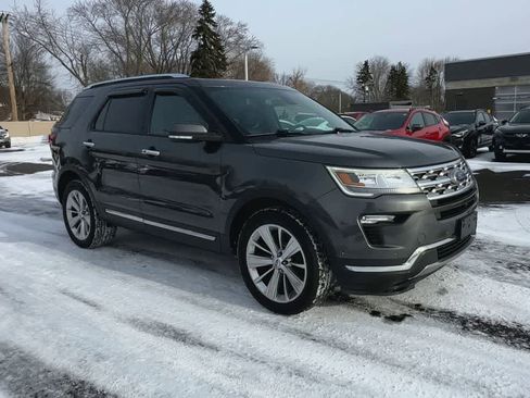 Used 2018 Ford Explorer Limited w/ Equipment Group 301A image 2