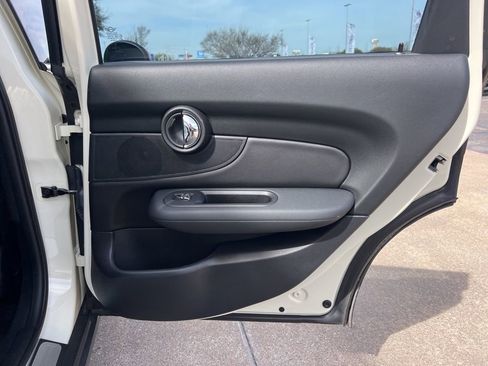 Used 2016 MINI Cooper Clubman image 13