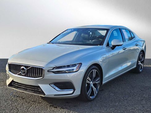 Used 2021 Volvo S60 T8 Inscription w/ Climate Package image 7