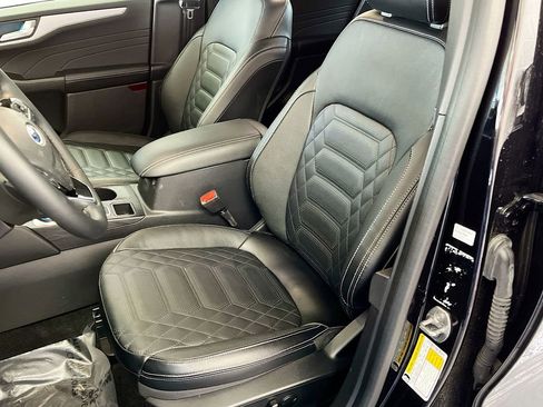 Used 2024 Ford Escape Platinum w/ Premium Technology Package image 20