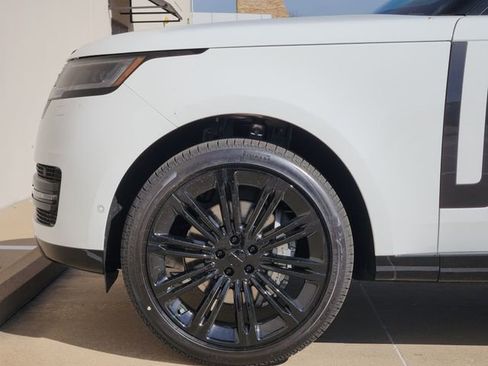 New 2026 Land Rover Range Rover Long Wheelbase SE AWD/4WD image 6