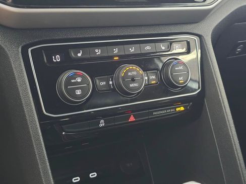 Used 2023 Volkswagen Atlas Cross Sport SE AWD/4WD image 28
