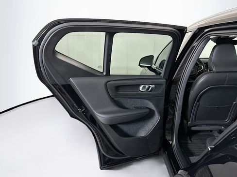 Used 2025 Volvo XC40 B5 Core w/ Protection Package Premier image 27