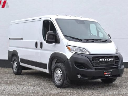 Used 2025 RAM ProMaster 2500 w/ U-Haul Equipment Group FWD image 34