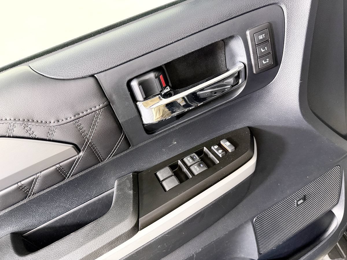 Used 2019 Toyota Tundra Platinum AWD/4WD image 30